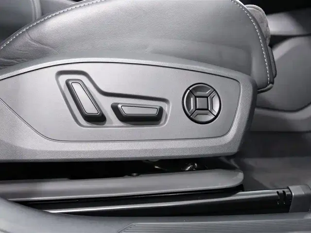 Audi Q4 e-tron — Фото автомобиля 12