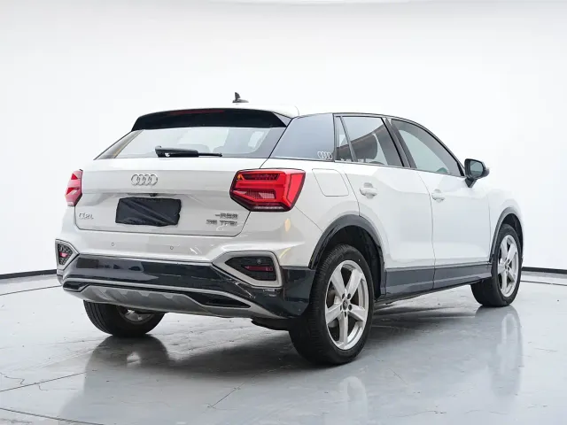 Audi Q2L — Фото автомобиля 10