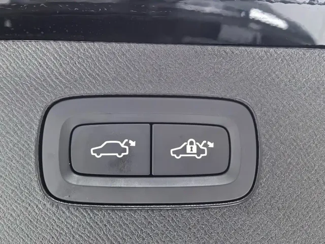 Volvo XC90 — Фото автомобиля 13