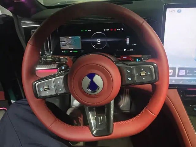 Denza Z9GT — Фото автомобиля 15