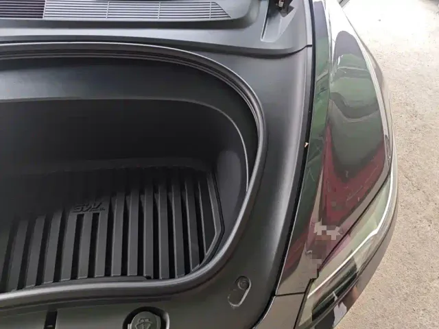 Tesla Model 3 — Фото автомобиля 21