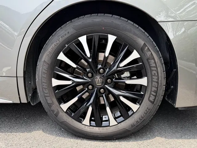 Toyota Vellfire — Фото автомобиля 24