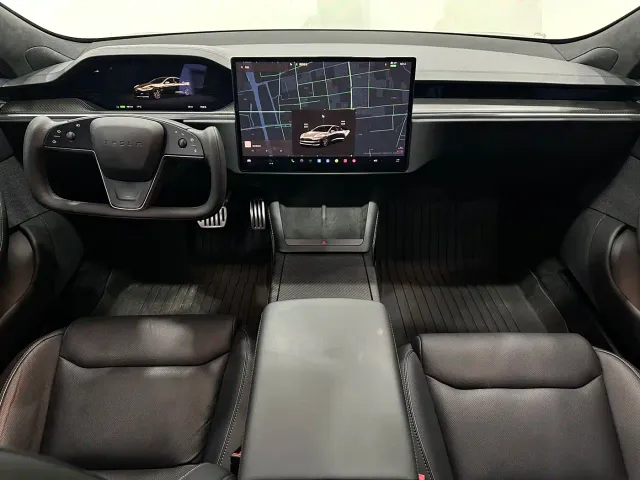 Tesla Model S — Фото автомобиля 4