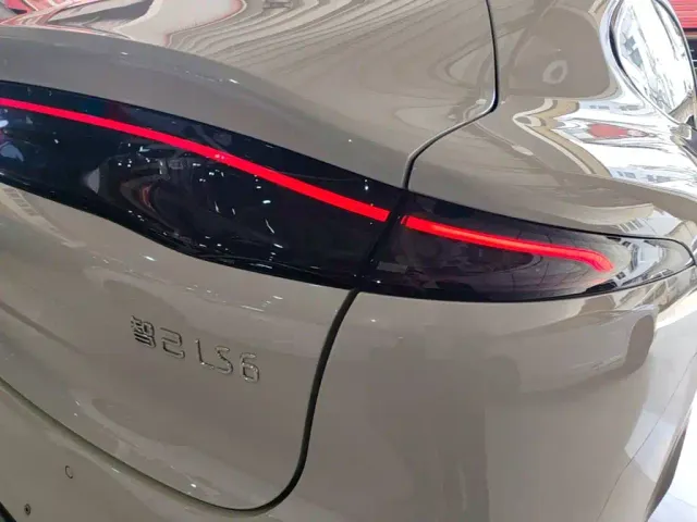 IM Motors LS6 — Фото автомобиля 7