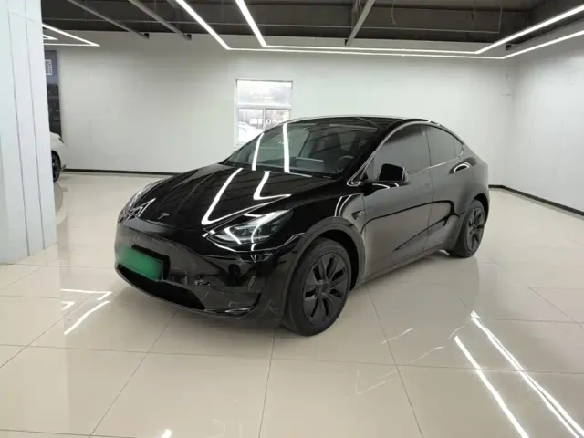 Фотография автомобиля — Tesla Model Y