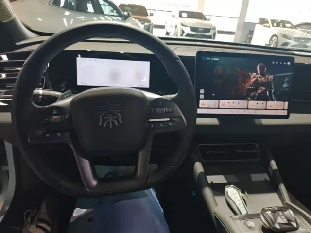 BYD Qin L — Фото автомобиля 9