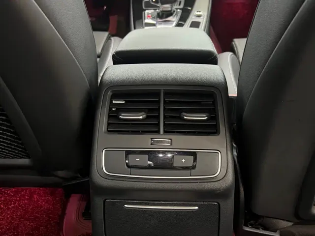 Audi A4L — Фото автомобиля 13