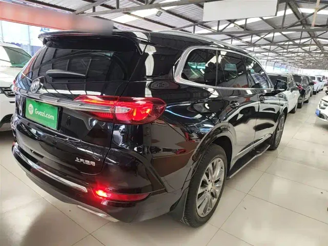 Buick Enclave — Фото автомобиля 6