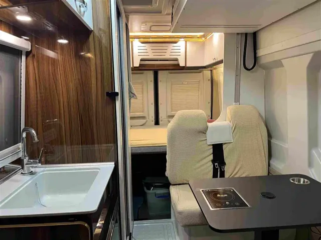 Maxus SAIC Maxus MAXUS V90 RV — Фото автомобиля 10
