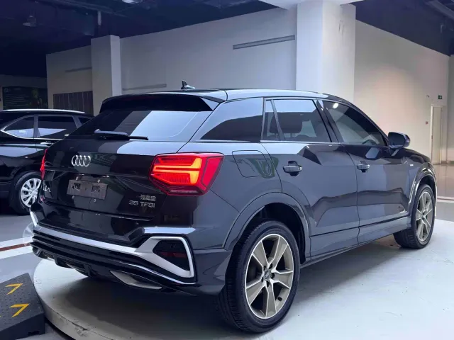 Audi Q2L — Фото автомобиля 6