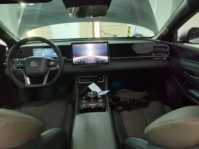 BYD Qin L — Фото автомобиля 12
