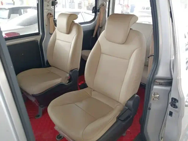Wuling Hongguang V — Фото автомобиля 16
