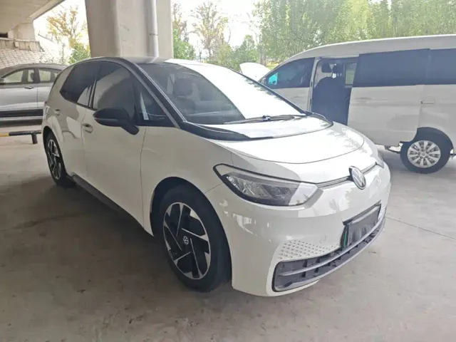 Volkswagen ID.3 — Фото автомобиля 3
