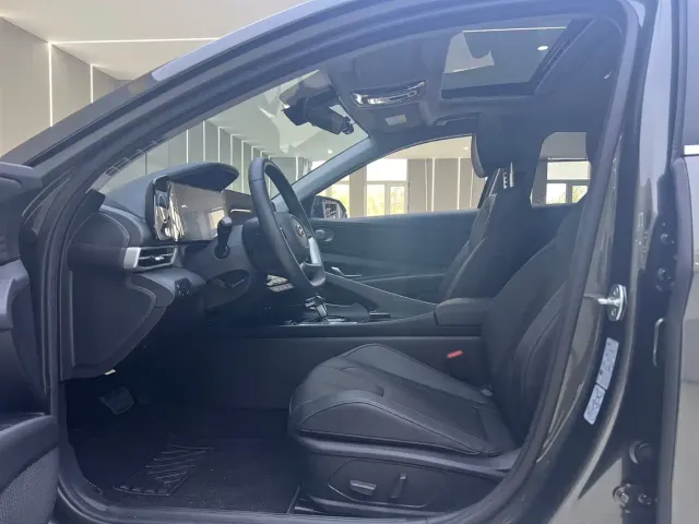 Hyundai Elantra — Фото автомобиля 4