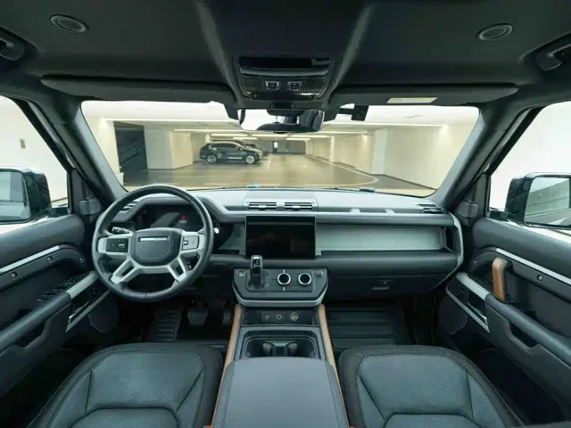 Land Rover Defender — Фото автомобиля 18