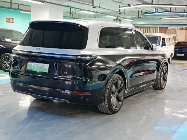 Li Auto L9 — Фото автомобиля 14