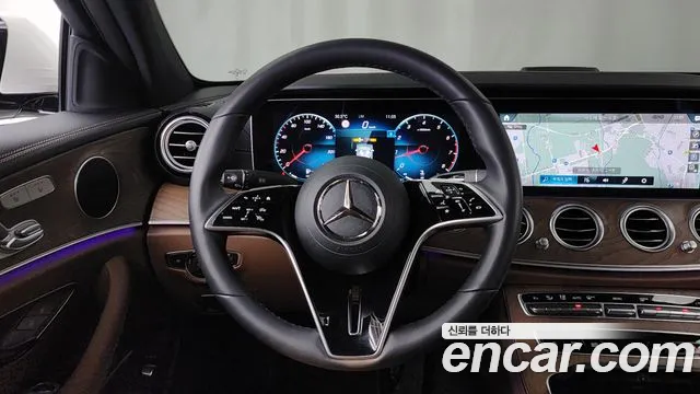 Mercedes-Benz E-Class — Фото автомобиля 11