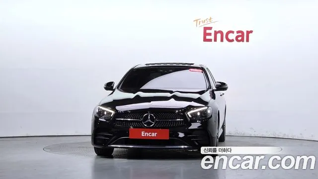 Mercedes-Benz E-Class — Фото автомобиля 2