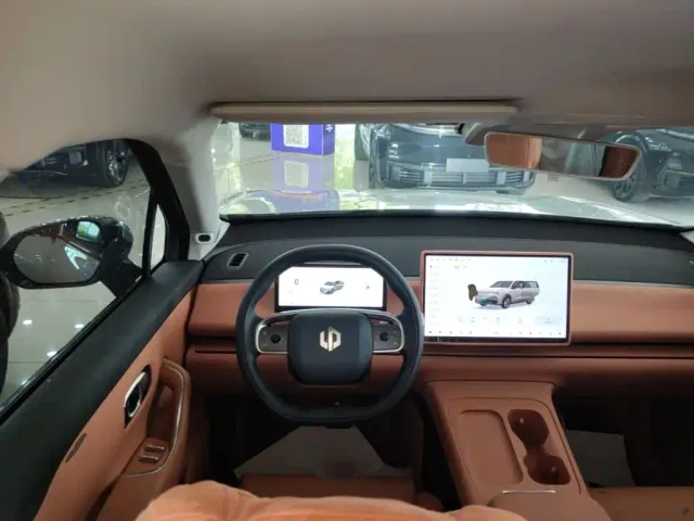 Leapmotor C10 — Фото автомобиля 10
