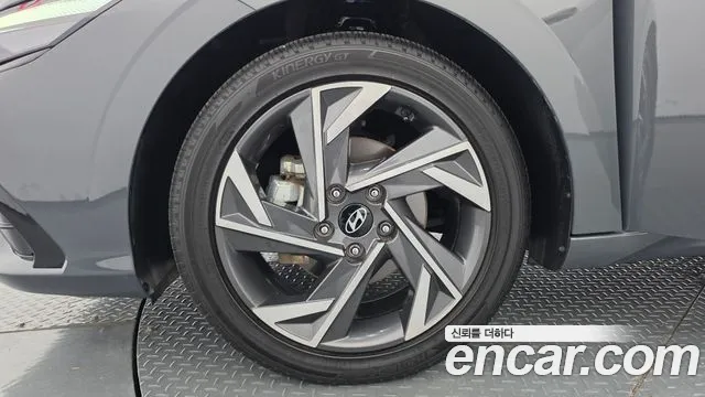 Hyundai Avante CN7 — Фото автомобиля 5