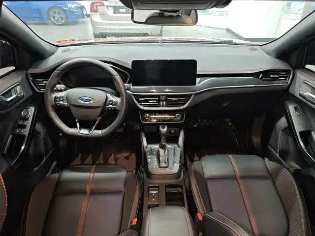 Ford Focus — Фото автомобиля 9
