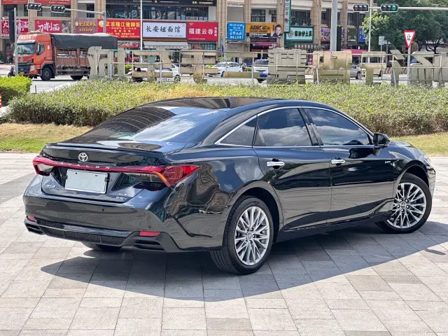 Toyota Avalon — Фото автомобиля 4