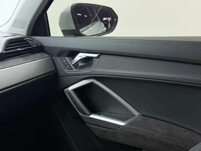 Audi Q3 — Фото автомобиля 13