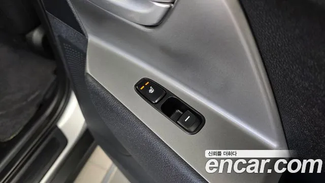 Kia Niro — Фото автомобиля 25