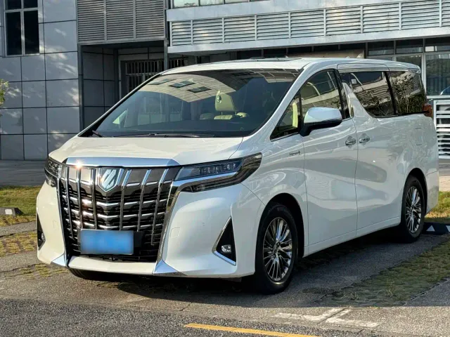 Toyota Alphard — Фото автомобиля 3