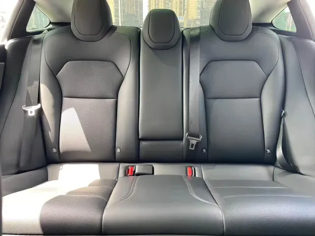 Tesla Model 3 — Фото автомобиля 7