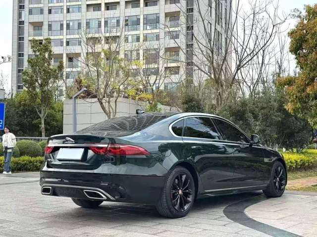 Jaguar XFL — Фото автомобиля 9