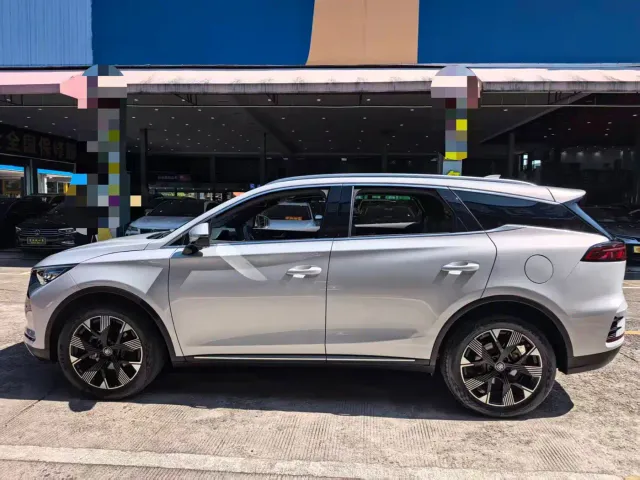 BYD Tang — Фото автомобиля 5