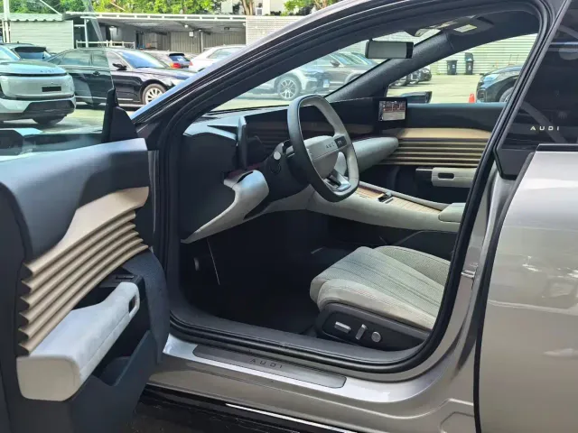 Audi E5 Sportback — Фото автомобиля 7