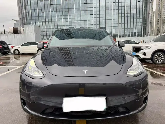Фотография автомобиля — Tesla Model Y