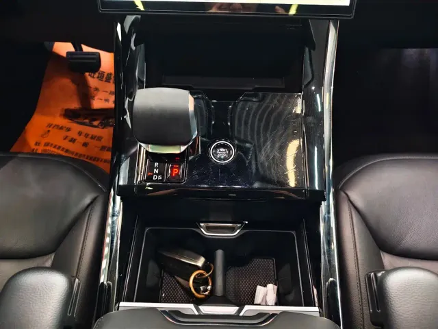 Land Rover Range Rover Sport — Фото автомобиля 15