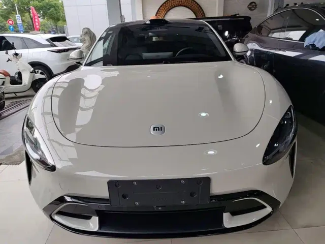 Xiaomi SU7 — Фото автомобиля 2