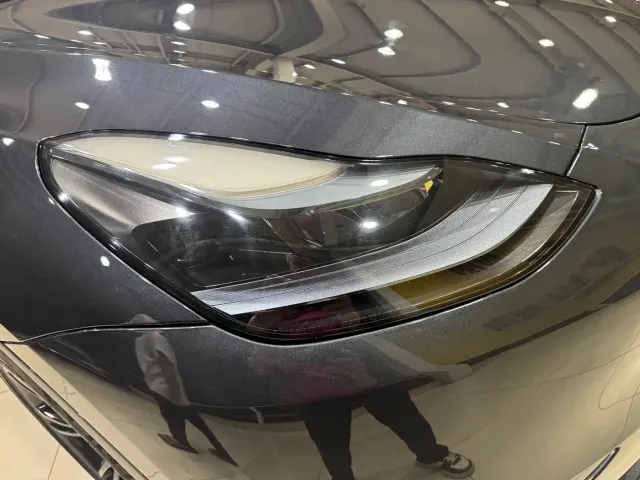 Tesla Model Y — Фото автомобиля 16