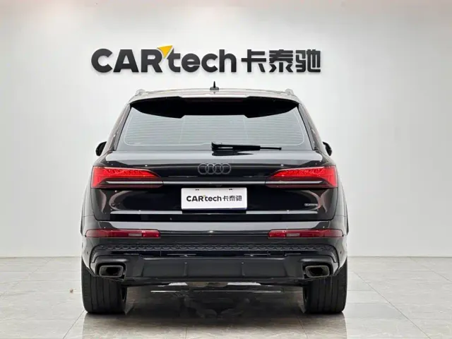 Audi Q7 — Фото автомобиля 4