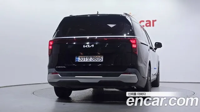 Kia Carnival Generation 4 — Фото автомобиля 4