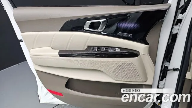 Kia Carnival Generation 4 — Фото автомобиля 13