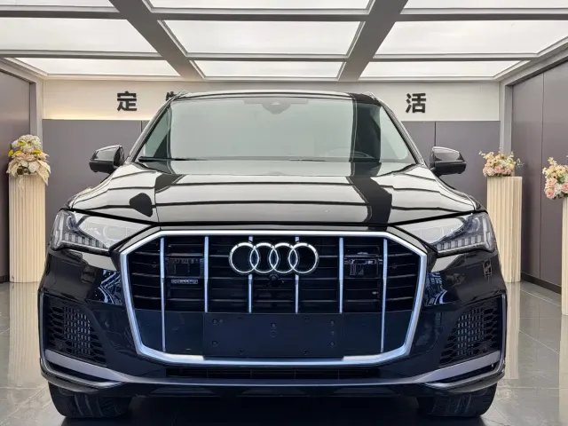Audi Q7 — Фото автомобиля 2