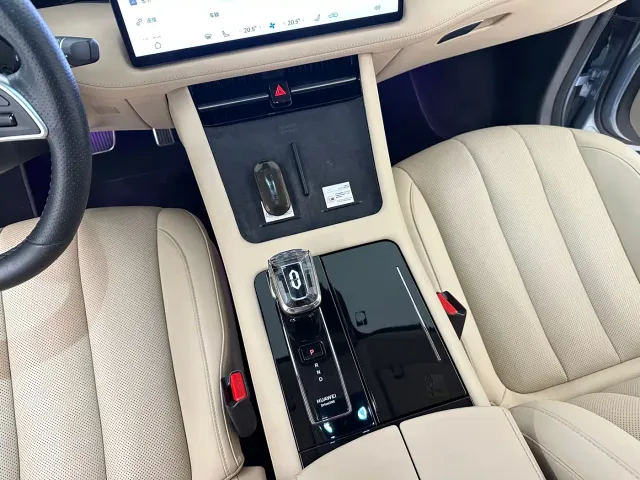 Aito M7 — Фото автомобиля 20
