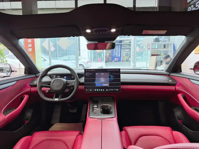 Xiaomi SU7 — Фото автомобиля 10