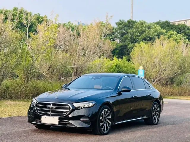 Фотография автомобиля — Mercedes-Benz E-Class