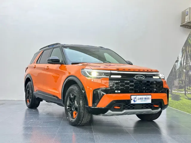 Ford Explorer — Фото автомобиля 3
