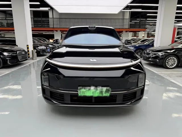 Li Auto L8 — Фото автомобиля 2