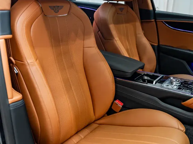 Bentley Flying Spur — Фото автомобиля 15