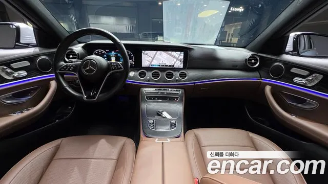 Mercedes-Benz E-Class — Фото автомобиля 6