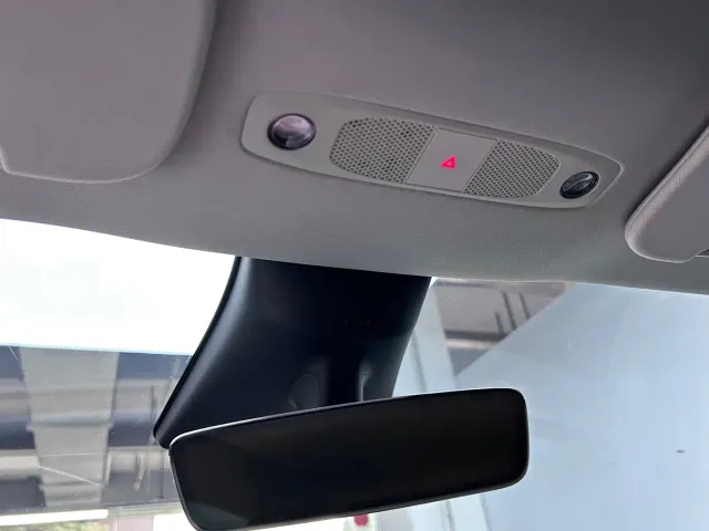Tesla Model Y — Фото автомобиля 18