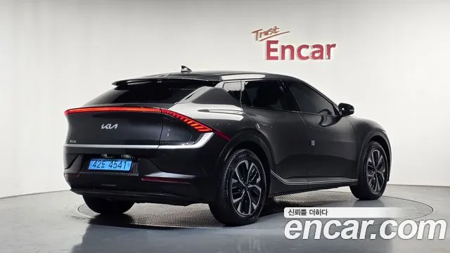 Kia EV6 — Фото автомобиля 2
